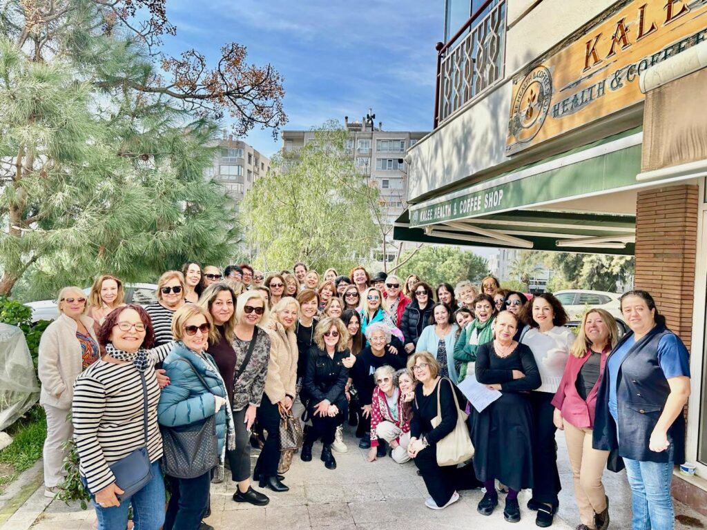 KADIN BRİÇÇİLER FIRTINA GİBİ